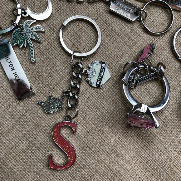 Set of 9 Metal Unique Heavier Keychains - Picture 3 of 6